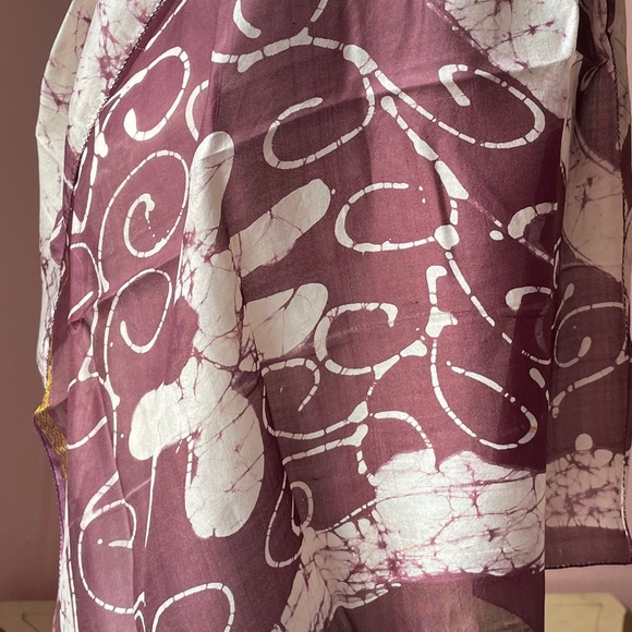 Handmade marble print burgundy/cream silk scarf - Picture 6 of 15